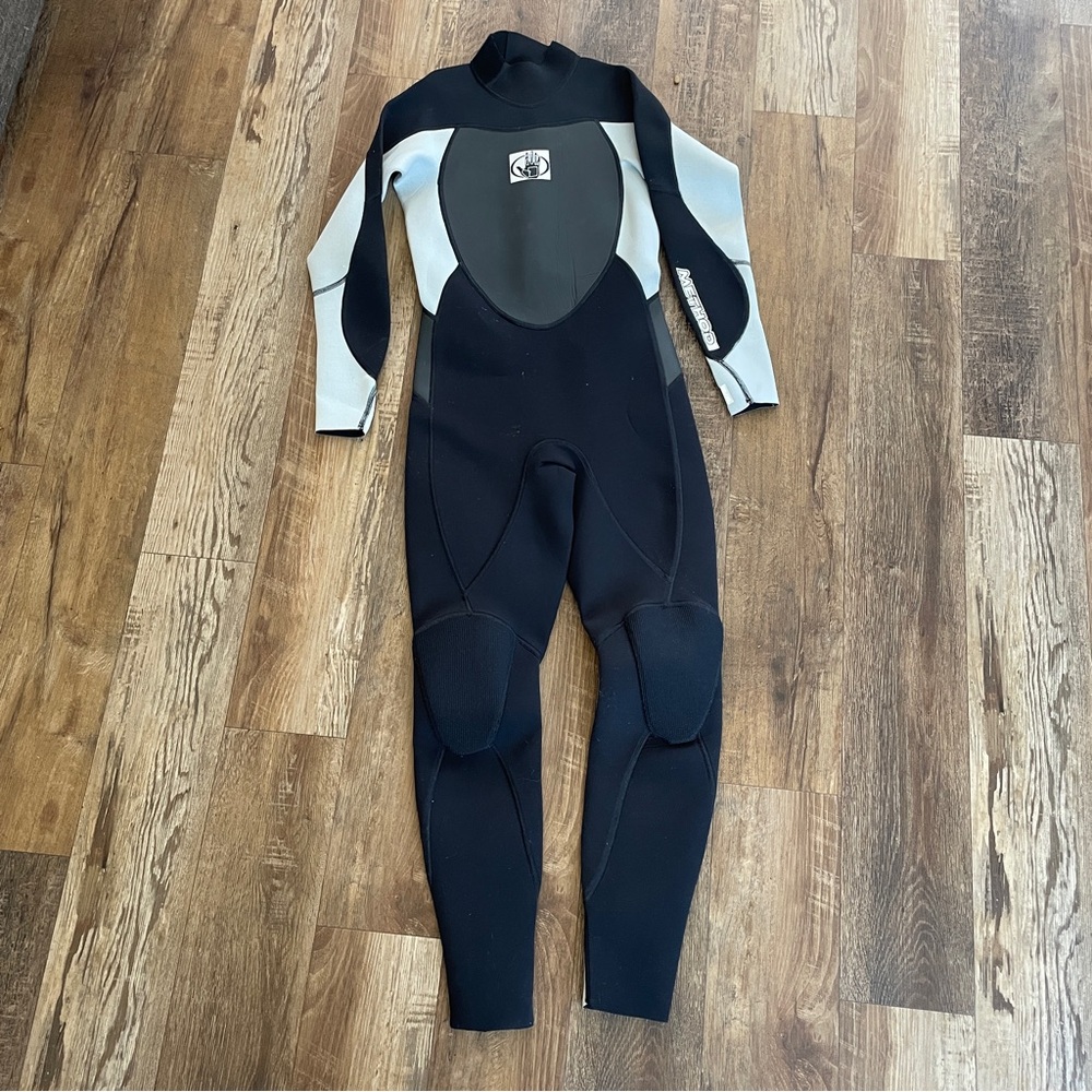 Body Glove kids wetsuit New 14